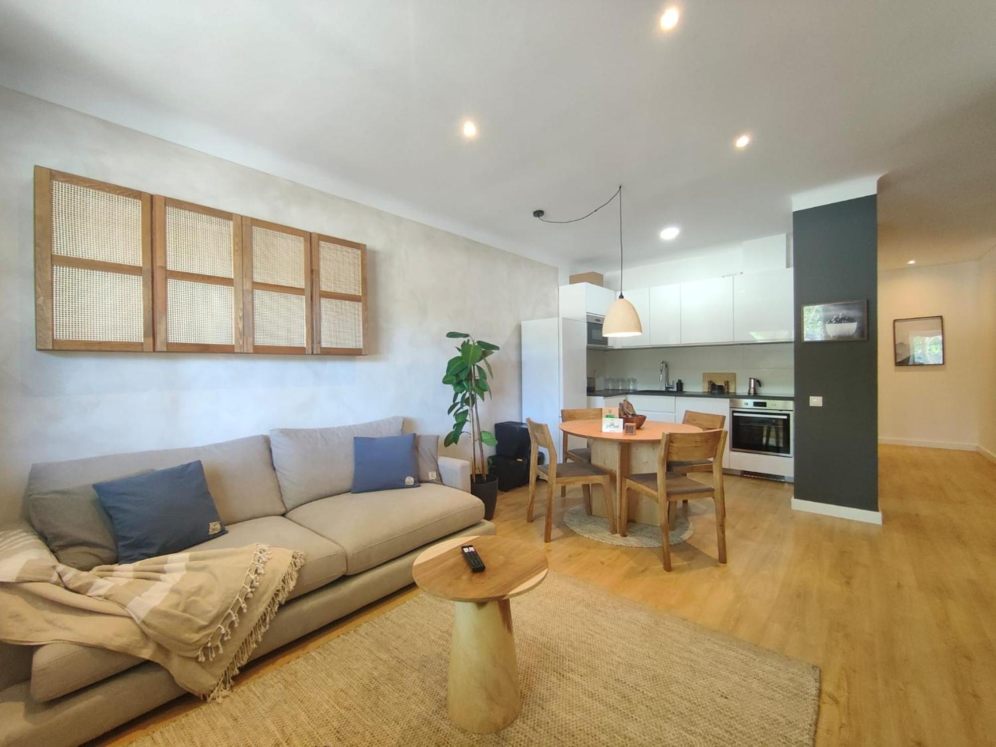 2br Central Location Lejlighed *